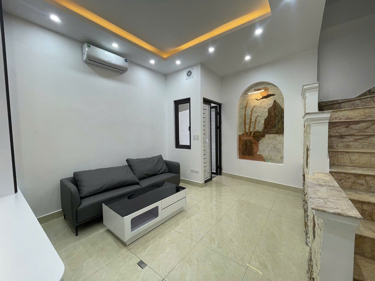 Bán nhà 4PN, 3 tầng, 5m mặt tiền, ở Khương Trung, Thanh Xuân, Hà Nội. Giá 8 tỷ. - Ảnh chính